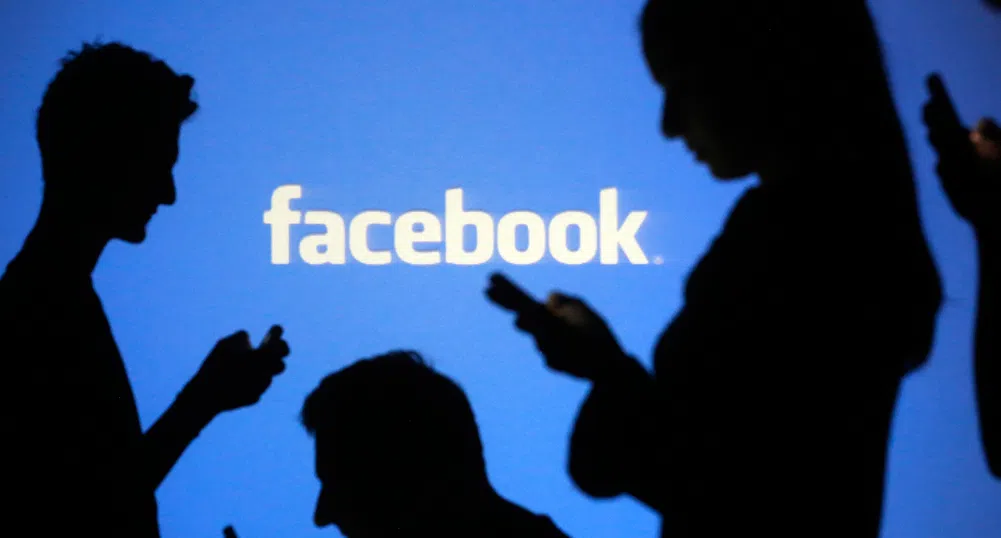 Анализатори предупреждават за възможен спад в акциите на Facebook