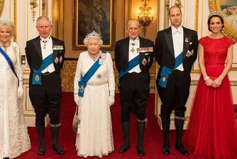 Кралското семейство заслепява с блясък на прием в Лондон