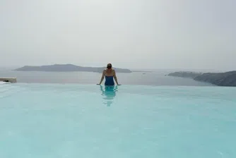 Най-красивите басейни на Санторини