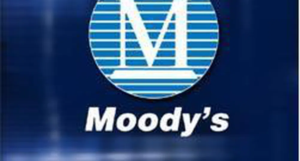 Moody's понижи рейтинга на девет гръцки банки