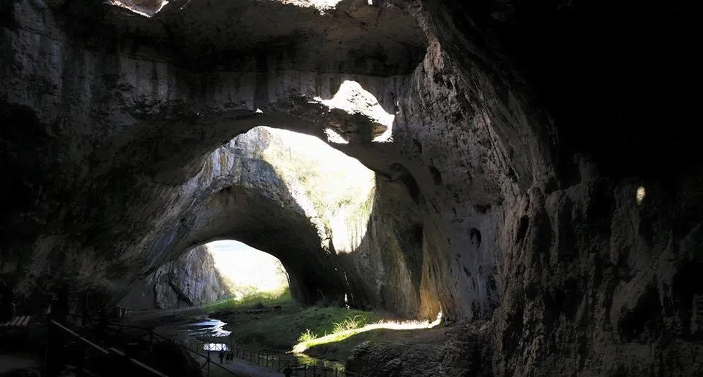 Деветашката пещера - секретна военна база и дом на хиляди прилепи