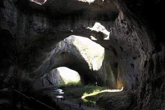 Деветашката пещера - секретна военна база и дом на хиляди прилепи