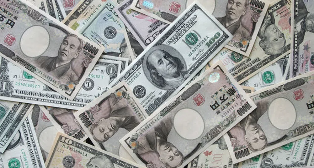 А. Едуардс: Доларът може да поскъпне към 145 йени до март