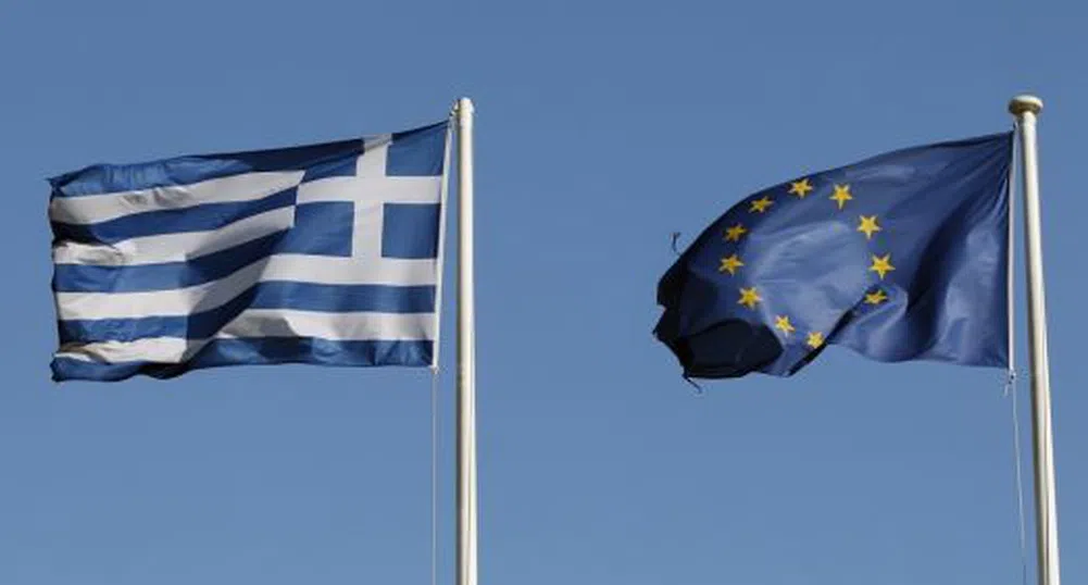 Гърция е назначила близо 70 000 служители в нарушение на споразумението с ЕС и МВФ