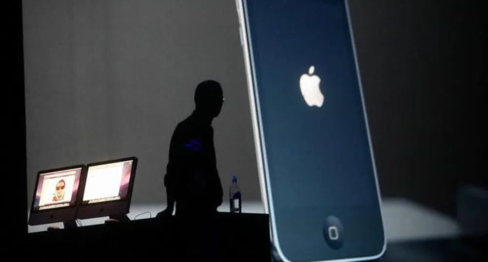 Apple отново отложи пускането на белия iPhone