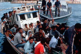 700 нелегални имигранти хвана италианската брегова охрана