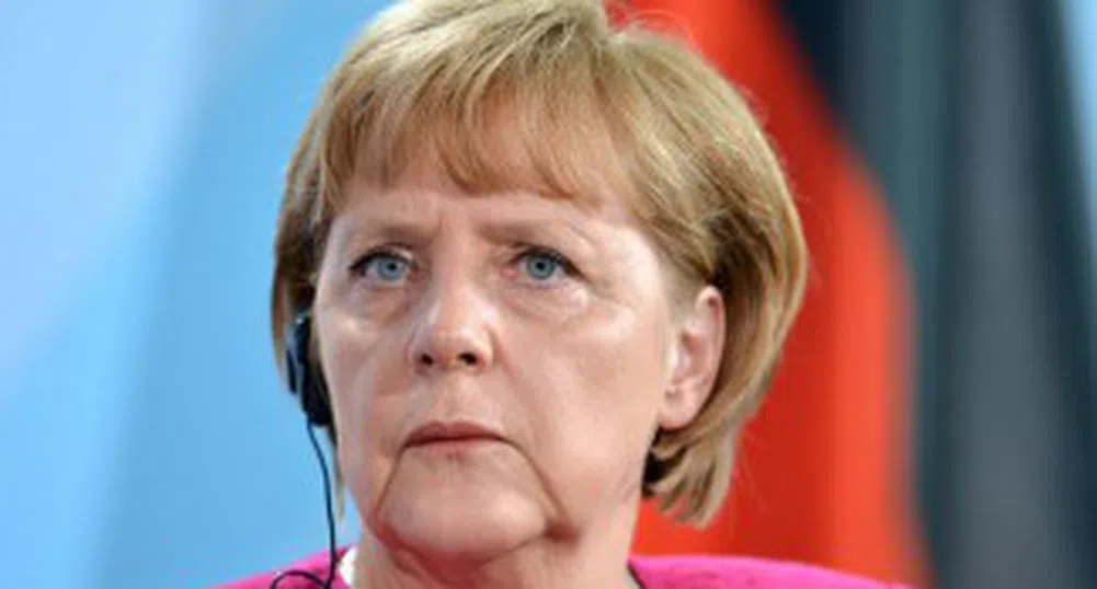 Ангела Меркел с най-високата заплата от чиновниците в ЕС