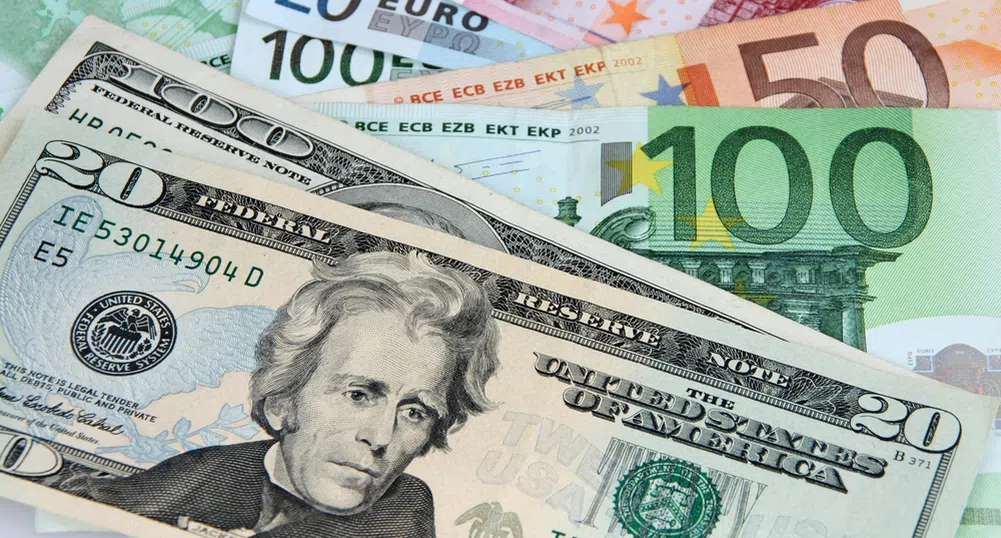 Поевтиняването на еврото спрямо долара едва в начална фаза?