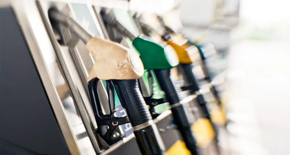 Три причини защо петролът (бензинът) ще остане евтин догодина
