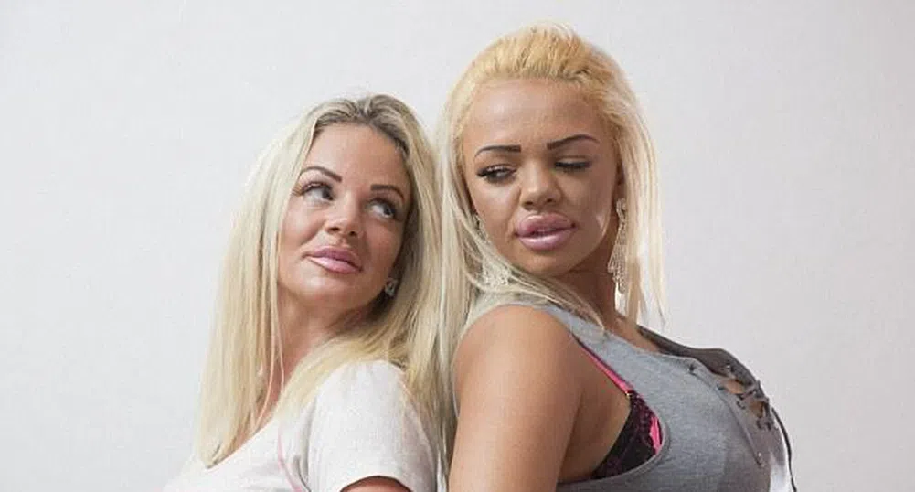 Майка и дъщеря стриптизьорки похарчиха 56 000 паунда за красота