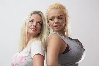 Майка и дъщеря стриптизьорки похарчиха 56 000 паунда за красота