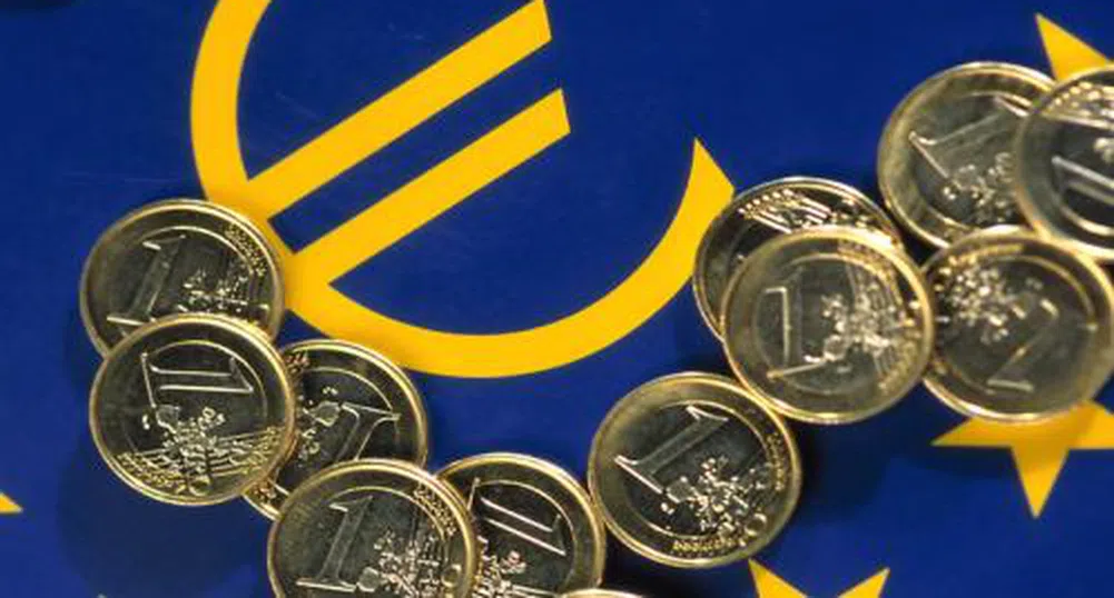 Общо 73% от гърците искат страната им да остане в еврозоната