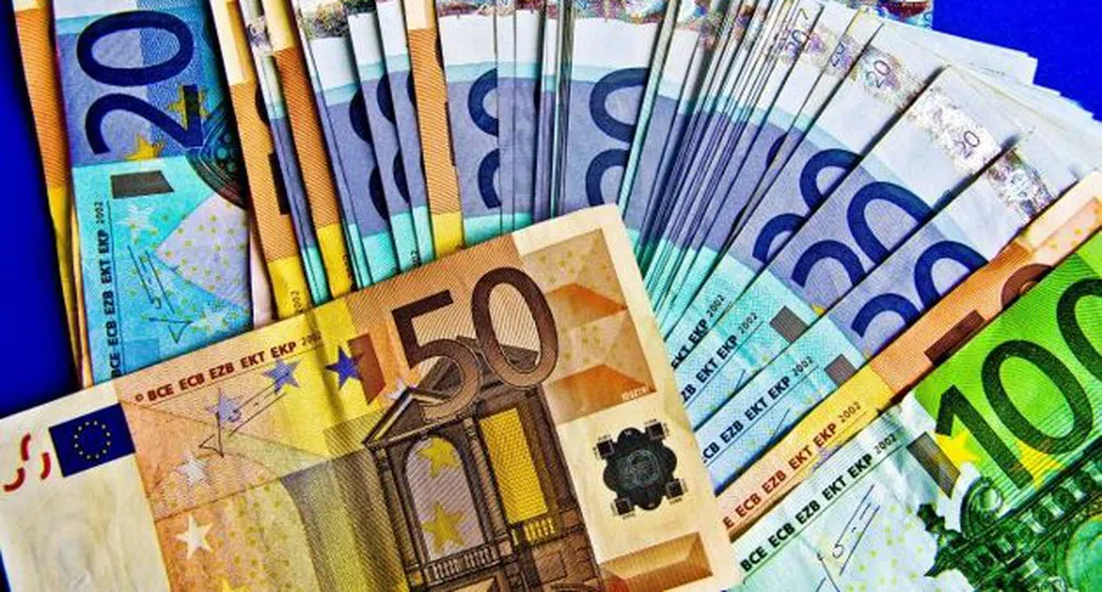 Пенсионер намери на улица 10 000 евро и ги върна