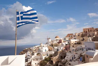 Гърция храни 700 хиляди чиновници