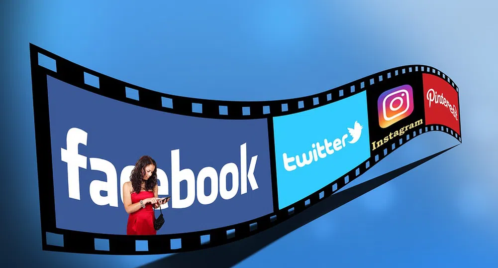Facebook пуска видео реклами