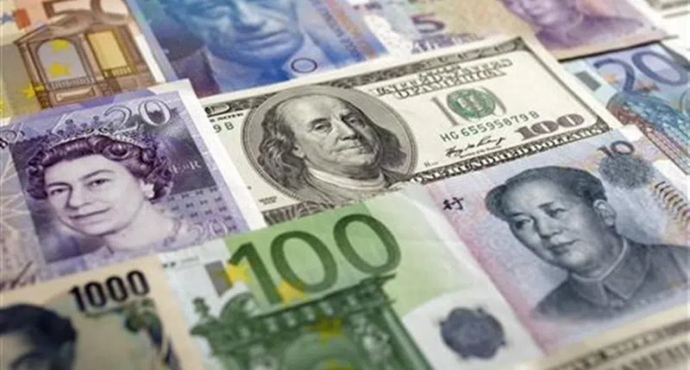 Йената с близо тригодишен минимум спрямо еврото и долара