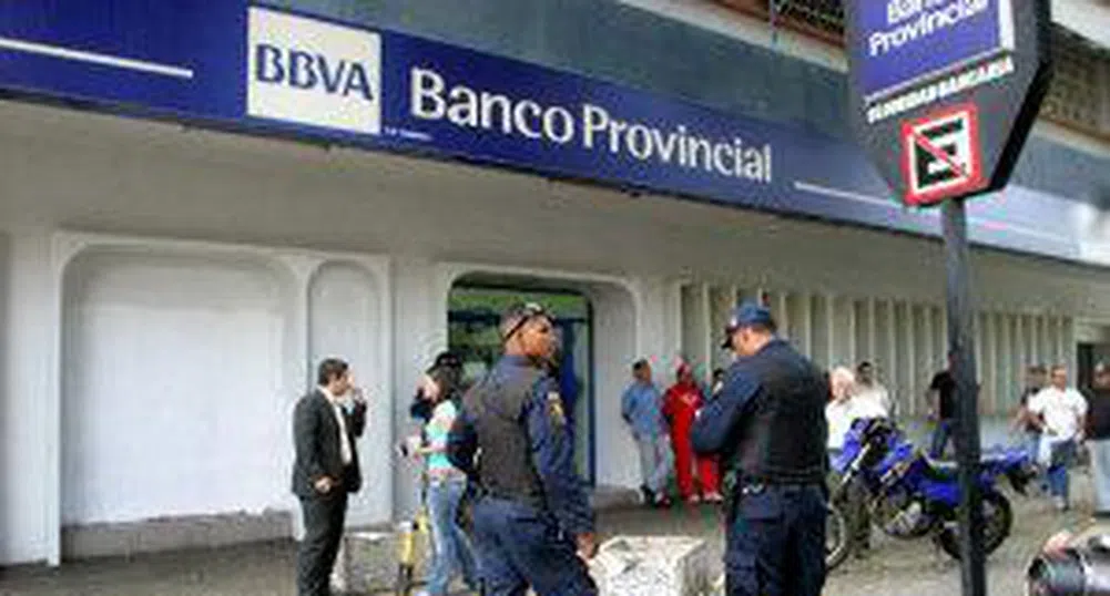 Ограбиха през тунел банка в Аржентина