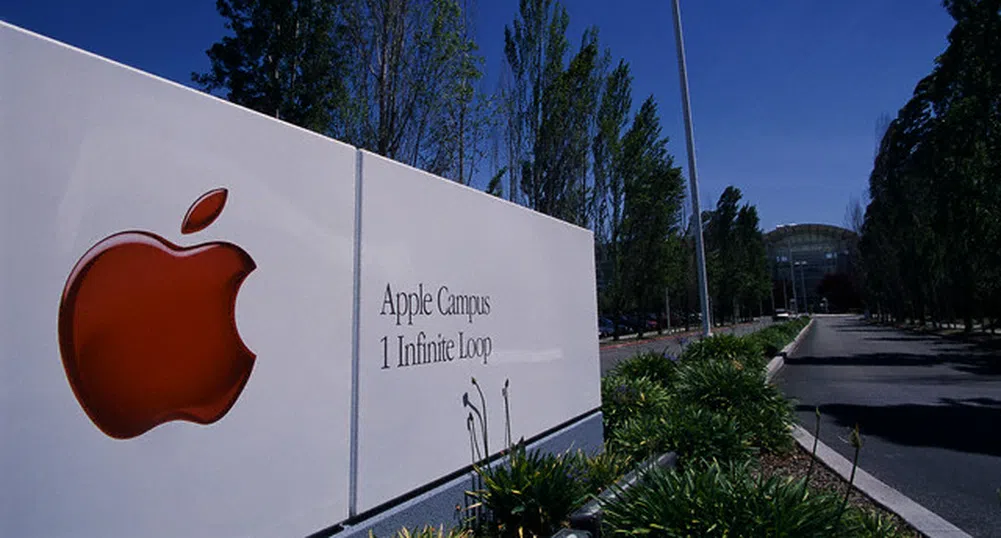 Apple стана най-голямата компания по пазарна стойност в историята