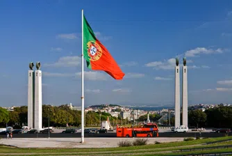 Португалия намалява данъците вместо заплатите