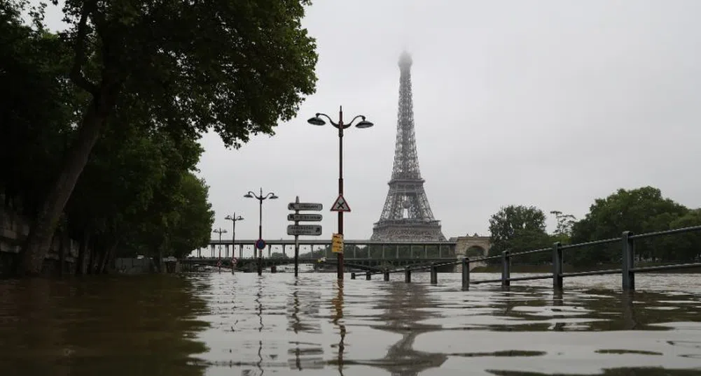 Щети за 1 млрд. евро от лошото време във Франция