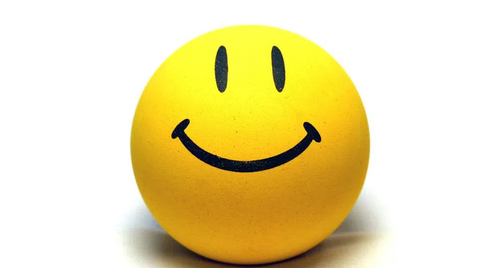 Усмихваме се повече отколкото се мръщим в интернет