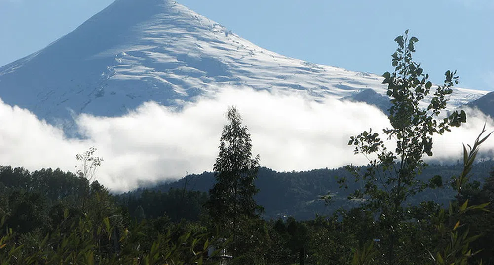 Това е Виларика - вулканът в Чили, който наскоро се събуди