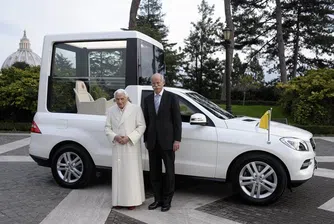 Автомобилите на Папата през годините