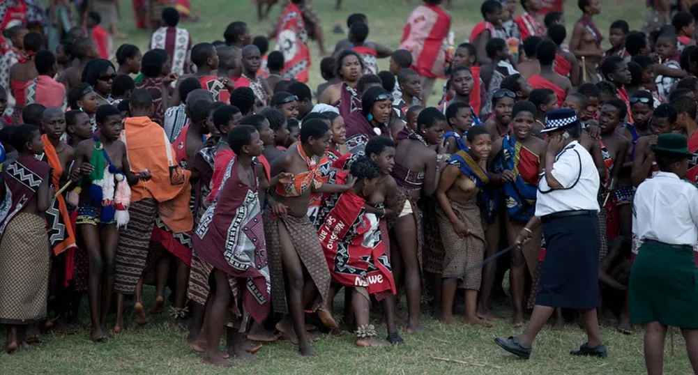 Хиляди гологърди девици участваха в Танца на тръстиките в Свазиленд