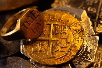 Французи откриха златни монети в мазето си