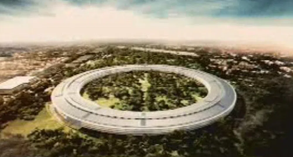 Apple строи нова централа във формата на космически кораб