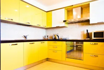 12 стаи в жълто