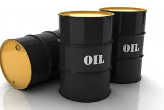 Петролът продължава с безпрецедентния си спад