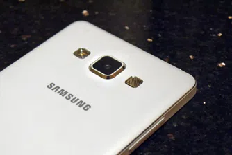 Samsung пуска нов, ултратънък смартфон