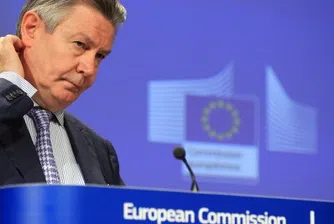 Еврокомисар бе обвинен в данъчни измами