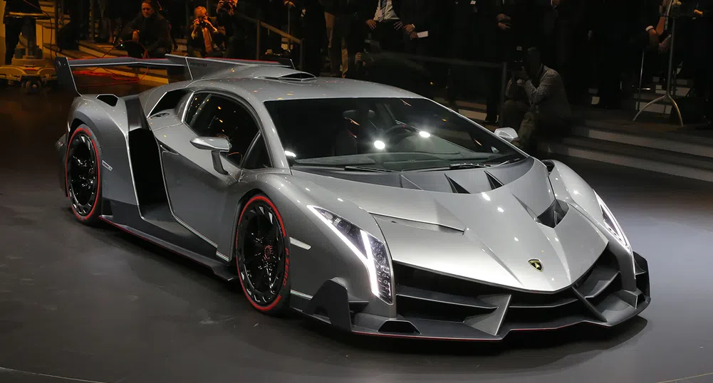 Продават едно от трите Lamborghini Veneno