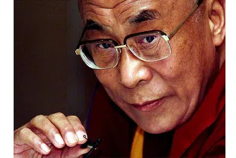 Далай Лама се оттегля от поста политически лидер на Тибет