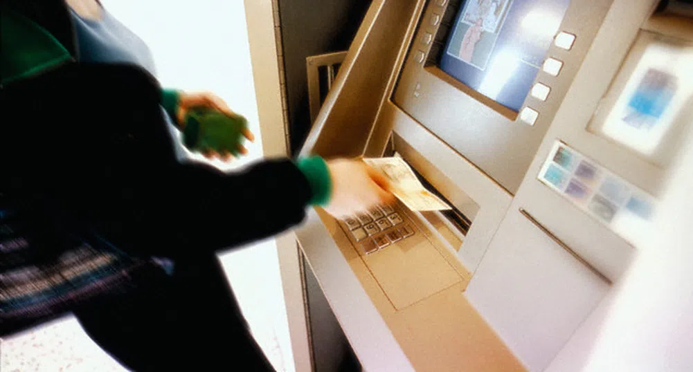 Банките зареждат банкоматите с 500 млн. лв. за празниците