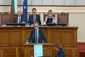 Орешарски направи първи отчет пред парламента