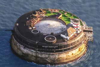 Крепост в океана става луксозен хотел