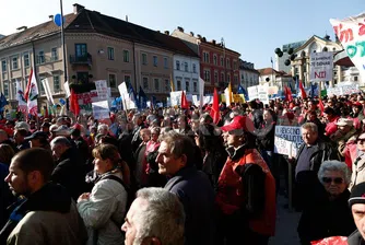 Още протести срещу политическия елит в Словения