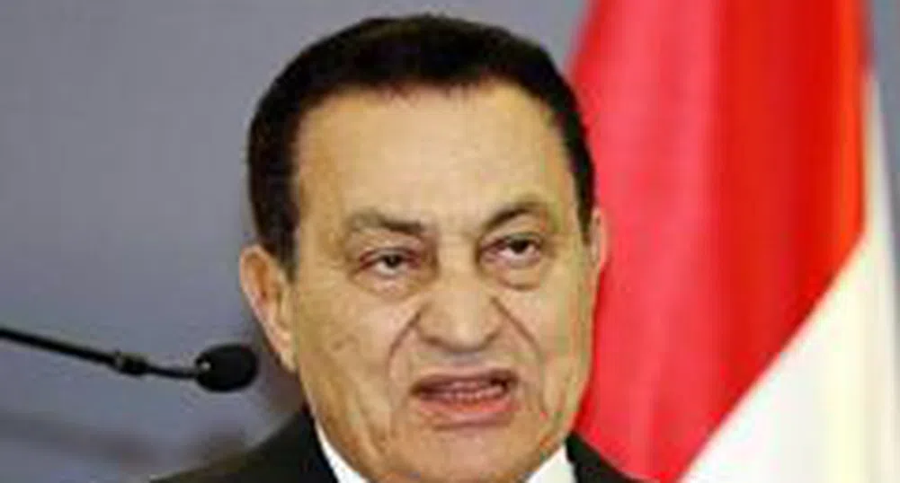 Мубарак се оттегли след 30 годишно управление