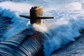 Конфузен инцидент в Ормузкия проток: Ядрена подводница се удари с кораб