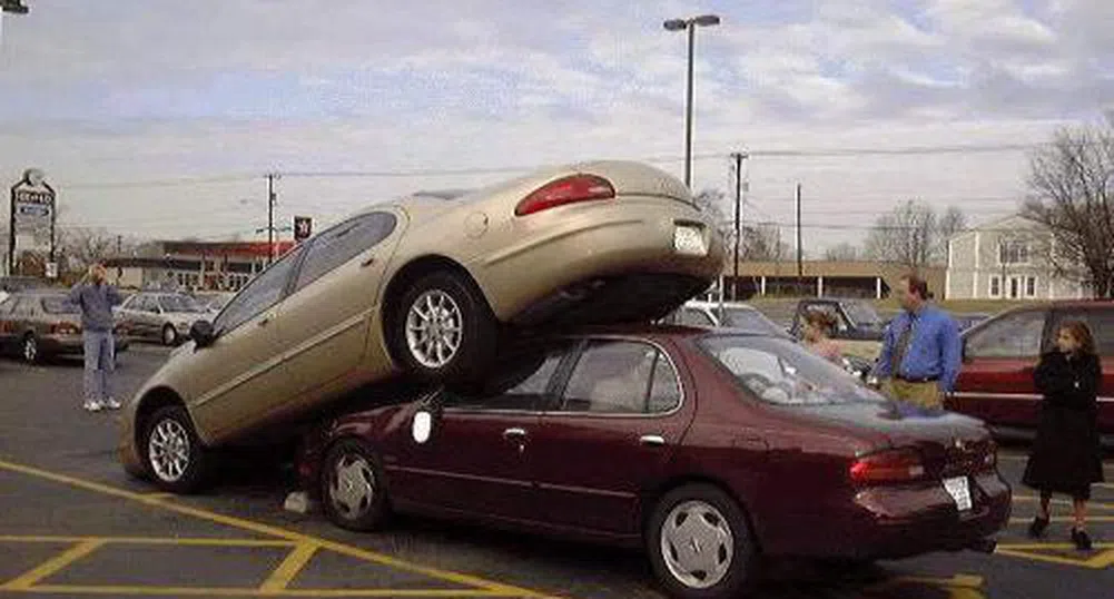 Шофьорите прекарват 1 година в опити да паркират