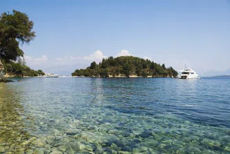 Атина Онасис продаде остров Скорпиос на руски милиардер