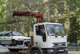 Вдигат изоставените коли от софийските улици
