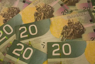 Канадският долар поевтиня до най-ниското си ниво от април 2003 г.