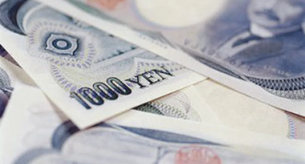 Доларът с тригодишен максимум спрямо йената