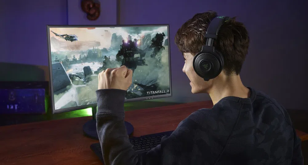 Samsung пусна на пазара извития геймърски монитор CFG70