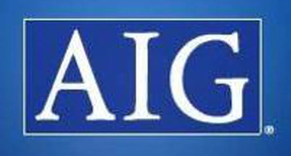 AIG намалява загубата си