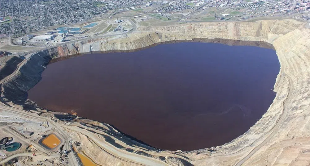 Berkeley Pit - ямата, пълна с отрови